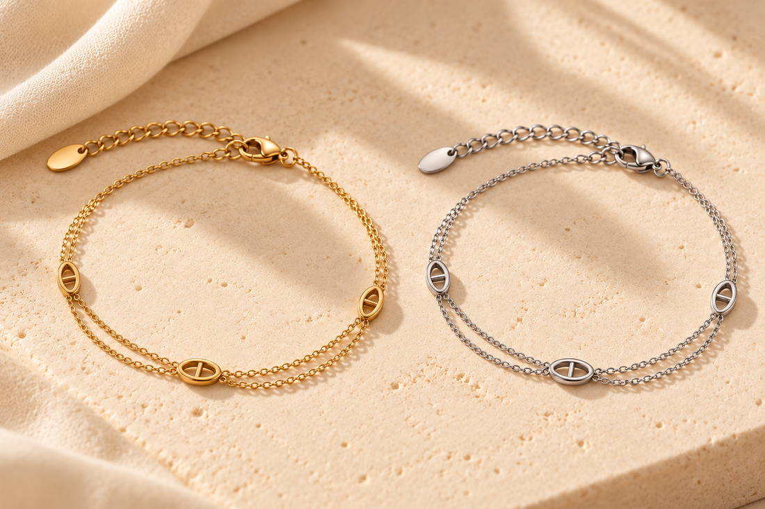 Bracelets Arellys MI DULCE doré et argenté sur un fond ivoire