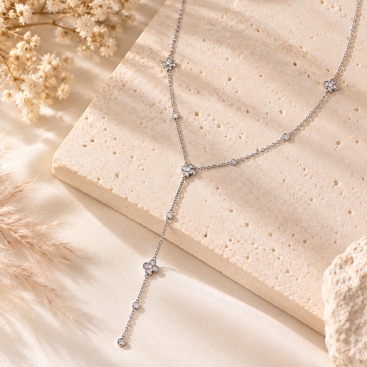 Collier Karen